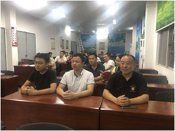 市金控公司組織觀看144期《脫貧致富電視夜校》節目